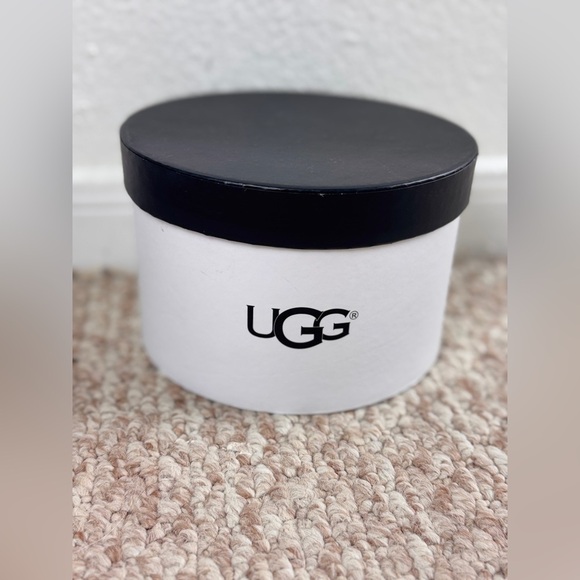 UGG Tan and Cream Sheepskin Earmuffs - Picture 3 of 6